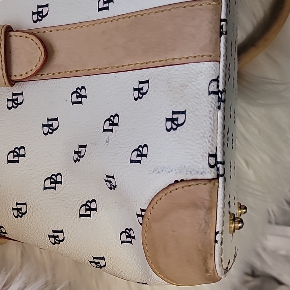 Dooney and bourke purse - Picture 6 of 7